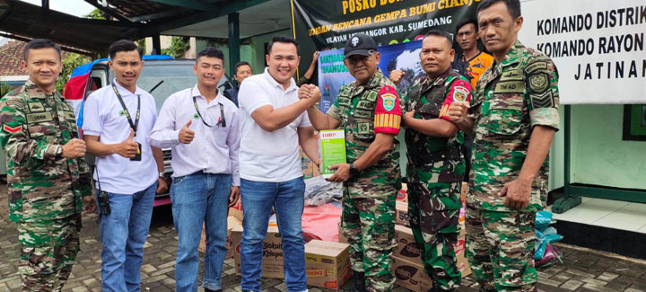 Managemen objek wisata Jatinangor National Park (Jans Park) Sumedang menyalurkan bantuan logistik dan sembako sebanyak 2 mobil bak terbuka untuk korban gempa Cianjur