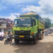 Truk tronton indeks 24 yang diduga mengangkut material cut and fill di PT. Kewalram II