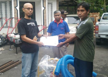 Dinas Pertanian dan Ketahanan Pangan (DPKP) Kabupaten Sumedang menyalurkan bantuan sarana prasarana (sapras) pertanian kepada 27 kelompok tani (poktan) tembakau
