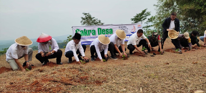 Cakra Desa, Kolaborasi Kadin Jabar Dengan Crowde Sukses Berdayakan Petani Sumedang