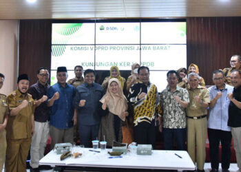 Proses Penerimaan Peserta Didik Baru (PPDB) Jabar 2023 jenjang SMA/SMK di SMAN 5 Kota Tasikmalaya dipantau Komisi V DPRD Jawa Barat