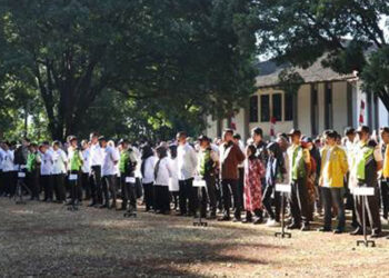 Dalam rangka memperingati Hari Koperasi Nasional ke-76, IKOPIN University bersama Dinas Koperasi dan Usaha Kecil Provinsi Jawa Barat menggelar upacara peringatan hari koperasi nasional