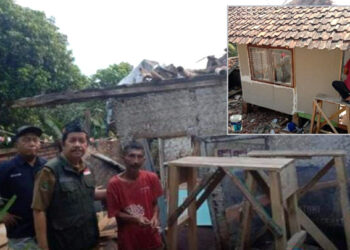Aparat Desa Cileunyi Kulon saat meninjau rumah Agung yang ambruk. Insert; Kediaman darurat Agung. (foto: istimewa)