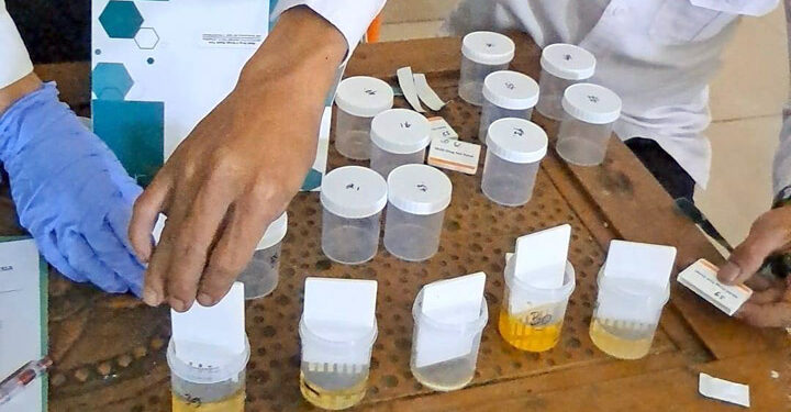 Seluruh Aparatur Sipin Negara (ASN) Kabupaten Sumedang menjalani tes urine, Senin (14/8).