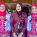 Nabila Maydini Putri (tengah) bersama Istri Bupati Sumedang dan Istri Wakil Bupati Sumedang