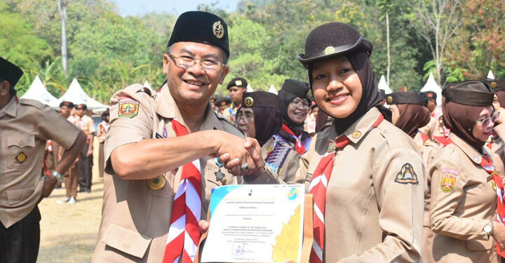 Wakil Bupati Sumedang, H. Erwan Setiawan selaku Ketua Kwacab Pramuka Sumedang pada Pembukaan Raimuna Cabang Sumedang VIII Tahun 2023 di Bumi Perkemahan Parakan Kondang Kecamatan Jatigede, Minggu (17/9/2023).