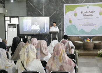 Sekretariat DPRD Jawa Barat menggelar bimbingan mental, di Rooptof DPRD Jawa Barat, Kota Bandung. (Foto: Humas)