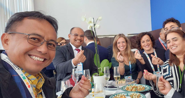 Penjabat Bupati Sumedang Herman Suryatman saat berada di Barcelona, Spanyol, untuk mengikuti Smart City Expo World Congress (SCEWC) 2023. (foto: Huamas Pemkab Sumedang)