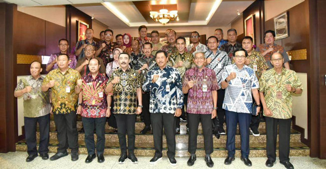 Institut Pemerintahan Dalam Negeri (IPDN) melaksanakan penandatanganan nota kesepakatan dengan Pemerintah Provinsi (Pemprov) Jawa Tengah (Jateng)
