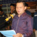 Ketua KPU Kabupaten Sumedang, Ogi Ahmad Fauzi pada pelantikan 25.599 anggota Kelompok Penyelenggara Pemungutan Suara (KPPS)