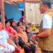 Anggota DPRD Kabupaten Sumedang dari Fraksi Partai Golkar, Asep Kurnia saatn menyambangi warga korban bencana