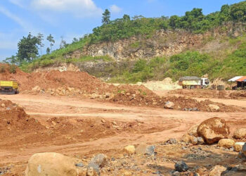 Aktivitas Galian C diduga ilegal di di Blok Pasirsaga, Kampung Cibunut RT 12 RW 06, Desa Ligamukti Kecamatan Klapanunggal, Bogor. (Foto: Dokumentasi GMPK/Istimewa)