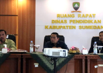 Penjabat (Pj) Bupati Sumedang, Yudia Ramli memberikan tantangan kepada jajaran Dinas Pendidikan Kabupaten Sumedang agar lebih mengoptimalkan pelayanan dasar sektor pendidikan