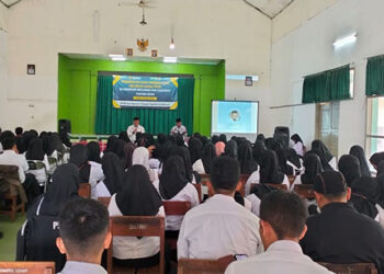Sekitar 160 guru PPPK di Kecamatan Cileunyi, Kabupaten Bandung mengikuti pembinaan dan pembekalan di aula SDN Percobaan