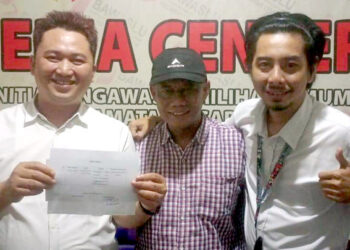 Tim Pemenangan Bayu Syahjohan-Musafaur Rahman (Bayu-Musa), Andriyana, Joe Salim dan Jonny Sirait usai melaporkan dugaan pelanggaran Pilkada Kabupaten Bogor. (Foto: Istimewa)