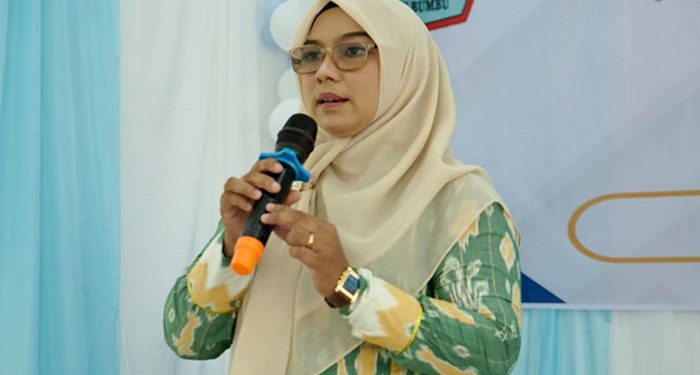 Kepala SMPN 3 Batulicin, Halimatus Sadiah.