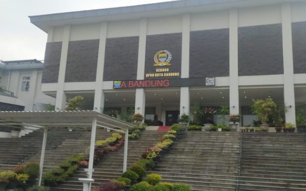 CREATOR: gd-jpeg v1.0 (using IJG JPEG v62), quality = 80?