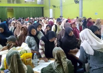 Kemenko Pangan RI Serahkan Sembako