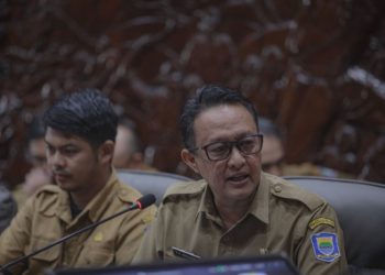 Asisten Deputi Penyelenggara Tata Ruang dan Penataan Agraria, Djuang Fadjar Sodikin, bersama Wali Kota Bandung Muhammad Farhan
