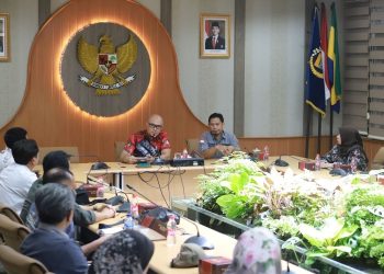 DPRD Kota Bandung menerima audiensi dari Forum Orang Tua Murid SMA Negeri 5 Bandung, di Ruang Rapat Bamus DPRD Kota Bandung, Selasa, 8 April, 2026. Humas