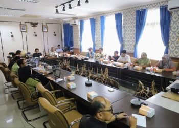 Bapemperda DPRD Kota Bandung menggelar Rapat Kerja terkait Raperda tentang Bantuan Hukim Bagi Masyarakat Miskin di Kota Bandung, di Gedung DPRD Kota Bandung, Rabu, 22 April 2026.