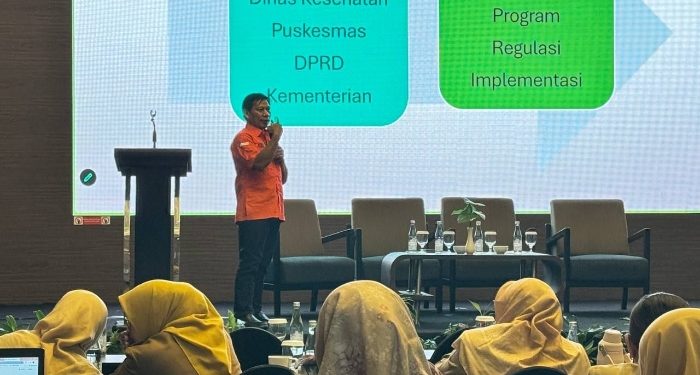 Ketua Komisi IV DPRD Kota Bandung H. Iman Lestariyono, S.Si., S.H., menjadi narasumber Optimalisasi Tata Naskah Pendokumentasian Akreditasi di Era Integrasi Layanan Primer, di Hotel Holiday Inn Bandung, Selasa, 28 April 2026. Foto (Humpro DPRD Kota Bandung).