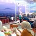 Sejumlah pengunjung tengah menikmati hidangan dan pemandangan alam di In Coofee, Desa Citali, Kecamatan Pamulihan, Kabupaten Sumedang. (Foto: Istimewa)