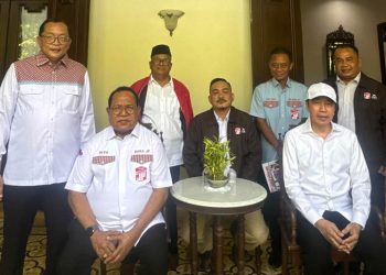 Pengurus DPP BaraJP berfoto bersama Presiden ketujuh RI, Joko Widodo