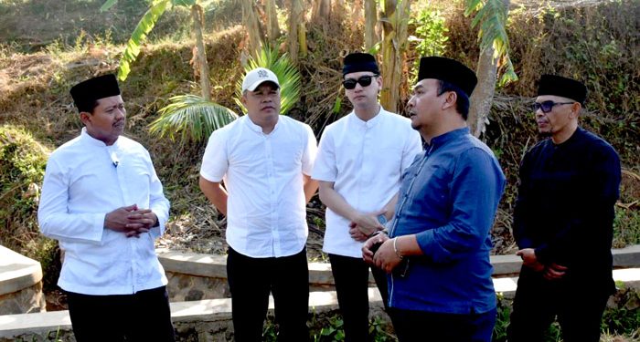 Bupati Sumedang H. Dony Ahmad Munir bersama Wakil Bupati Sumedang M. Fajar Aldila turun langsung memonitor progres pembangunan Jalan Cibugel-Darmaraja, Selasa (22/9/2026).