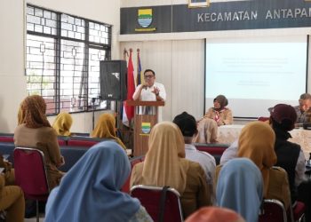 Anggota Komisi IV DPRD Kota Bandung, Aswan Asep Wawan, S.E., dalam Simulasi Evakuasi Mandiri, di Rusunawa Cingised, Kota Bandung, Minggu, 6 September 2026.