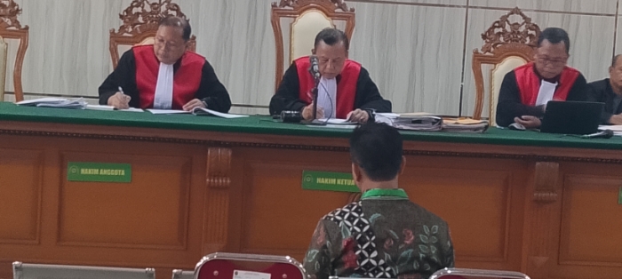 Dadang Supriatna Bupati Kabupaten Bandung Memberikan Keterangan Sebagai Saksi Pada Kasus Korupsi PT BDS
